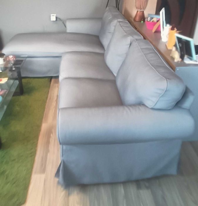 Стилен ъглов диван с лежанка (тип IKEA Ektorp) – Отлично състояние