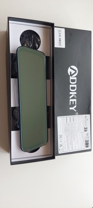 Oglinda retrovizoare cu camera.