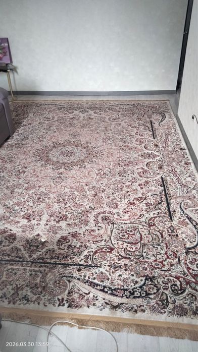 Продается ковер б/у самовывоз