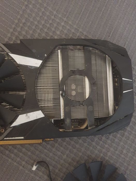 Placa video amd Rx 470 defecta