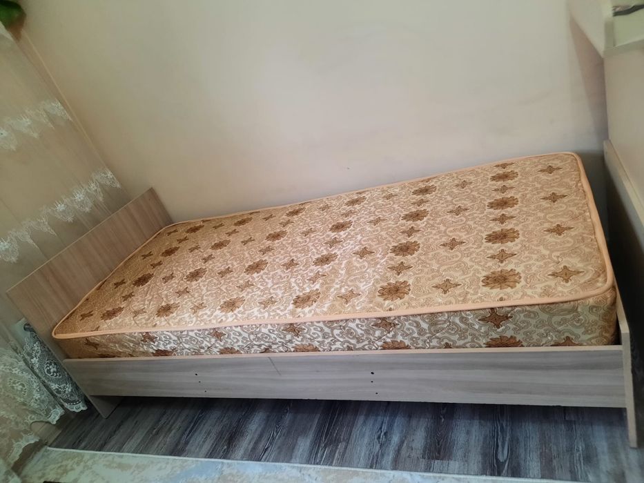Продам спальный гарнитур состояние хорошее