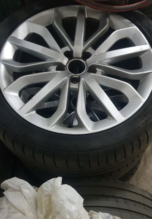 Jante originale audi cu anvelope de vara pe 19. Foarte putin folosite
