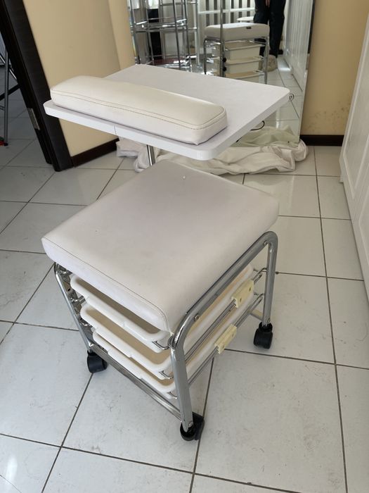 Продам педикюрный стулчик