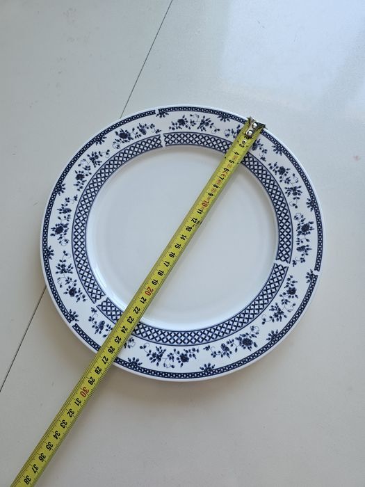 Посуда новая, блюда, тарелки