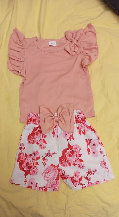 Продавам летни дрехи за момиче