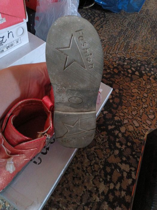 Продам детские и взрослые обуви