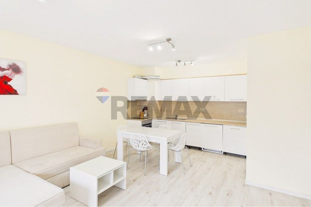 Продава се Двустаен апартамент в Варна, Аспарухово - 60 кв.м за 2367 €/кв.м - Снимка #3