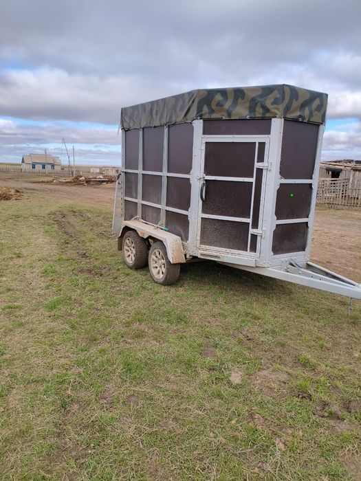 Продам Коневоз 2х местный