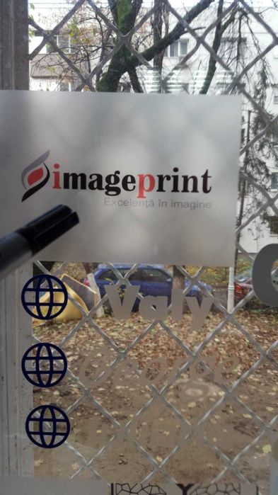 Texte decupate,autocolante,bannere,benere,sablare,etichete,flyere