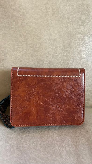 Малка дамска чанта