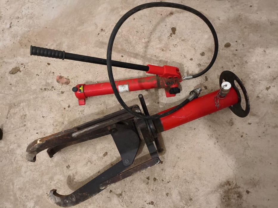 Продам гидравлический съемник 30 тонн