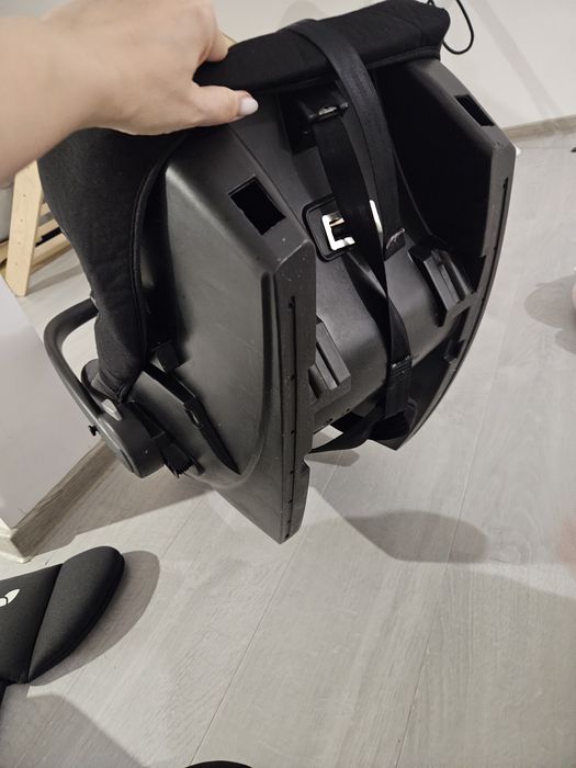 Scoică bebe auto cu prindere in centura masina 0-24 luni(max 13 kg)