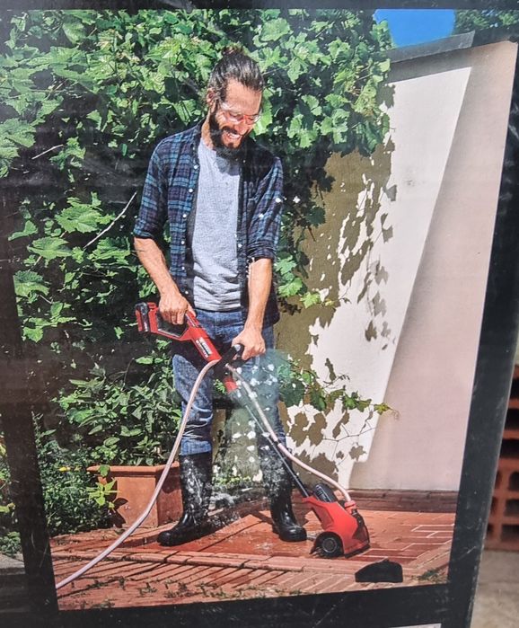 Акумулаторна четка за почистване Einhell 18v