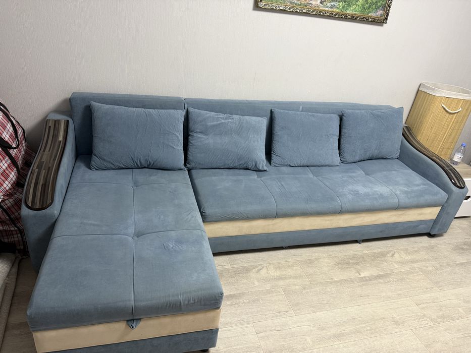 Продам диван угловой