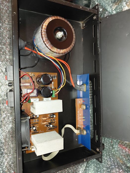 Amplificator /amplificatoare de putere
