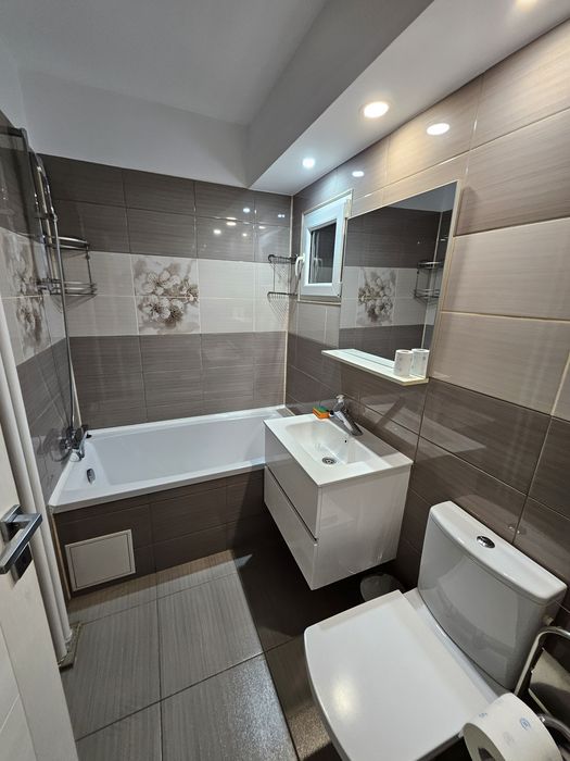 Proprietar inchiriez apartament 3 camere ultracentral