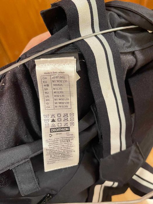 Vând pantaloni ski negri in stare perfecta