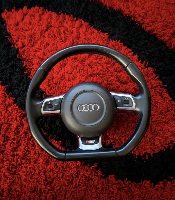 Volan Teșit Audi A3 multifuncțional complet cu Airbag  Stare impecabilă, Piele Originală  Preț 1000 lei fix complet cu Airbag + Cablaj Gata de montare