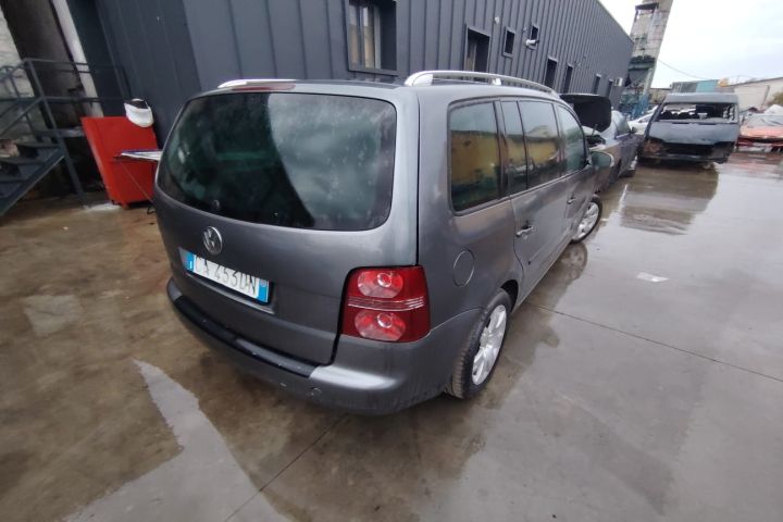 Oglinda stanga Volkswagen VW Touran 2005
