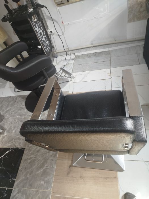 Кресла для парикмахерских