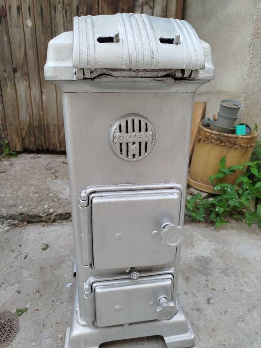 Продавам 2 пернишки печки за отопление