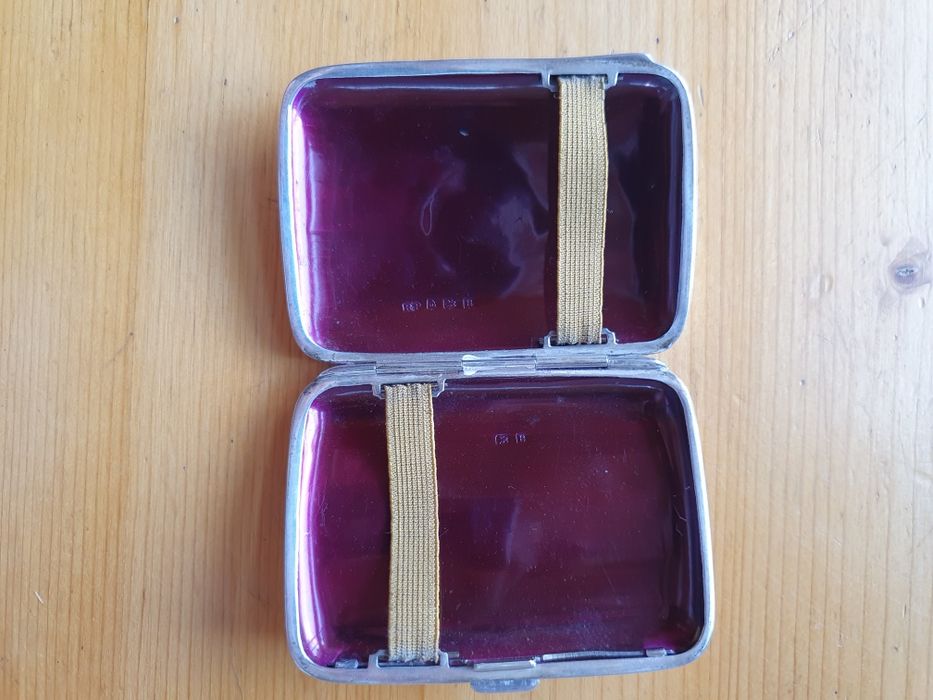 Сребърна английска табакера