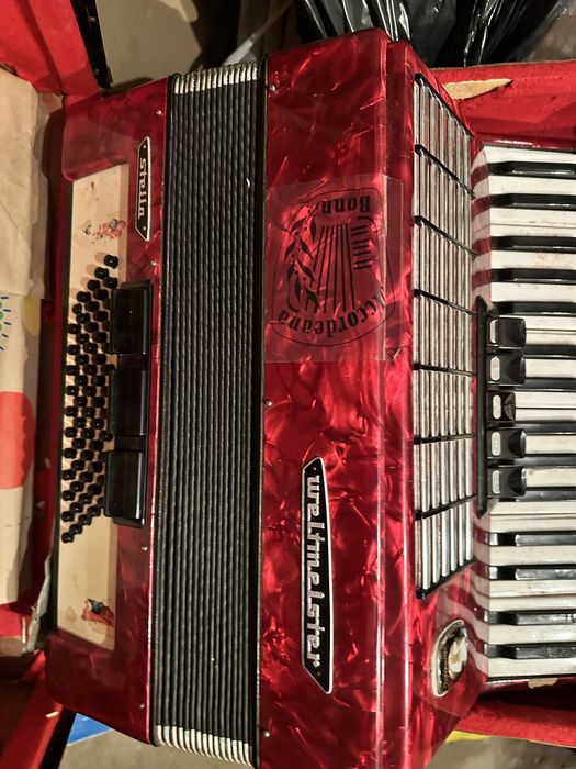 Weltmeister 60 баса 5+3 регистъра акордеон