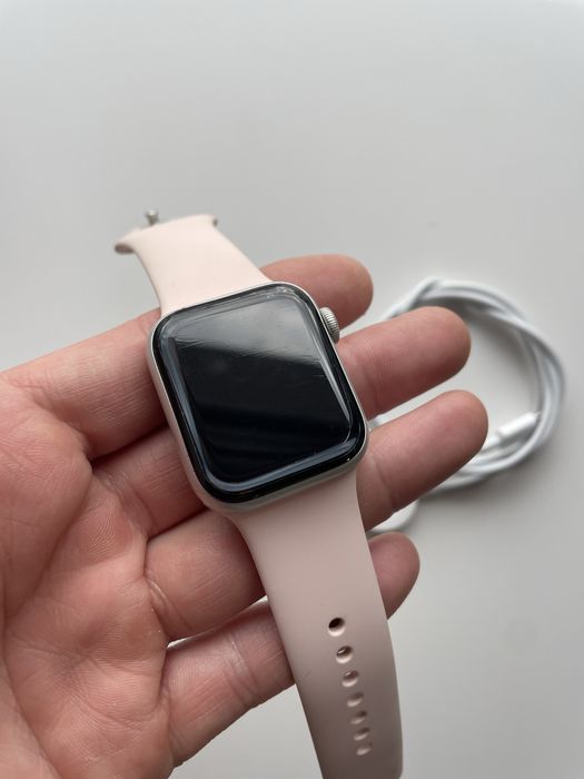 • Apple Watch • Gen 4 • 40mm•