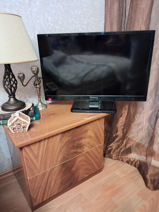 Продам телевизор Elenberg 28"