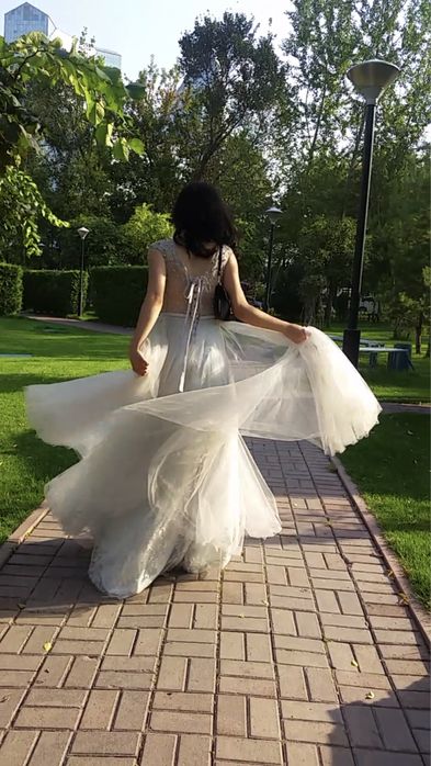 Платье в пол с шлейфом