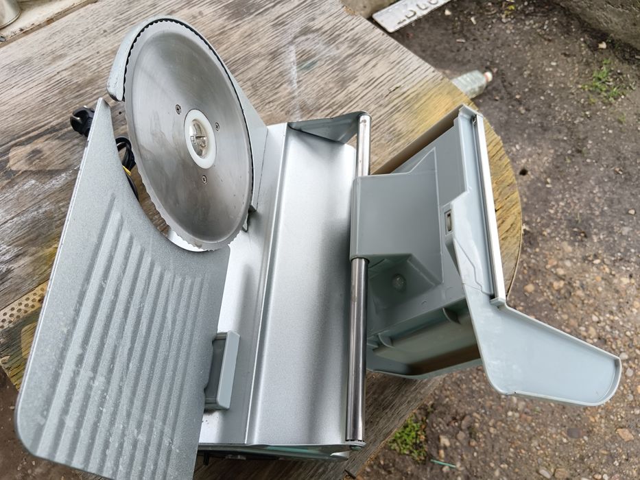 Feliatoare cu disc de feliere din inox, 150W