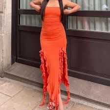 Нова рокля Bershka с волани