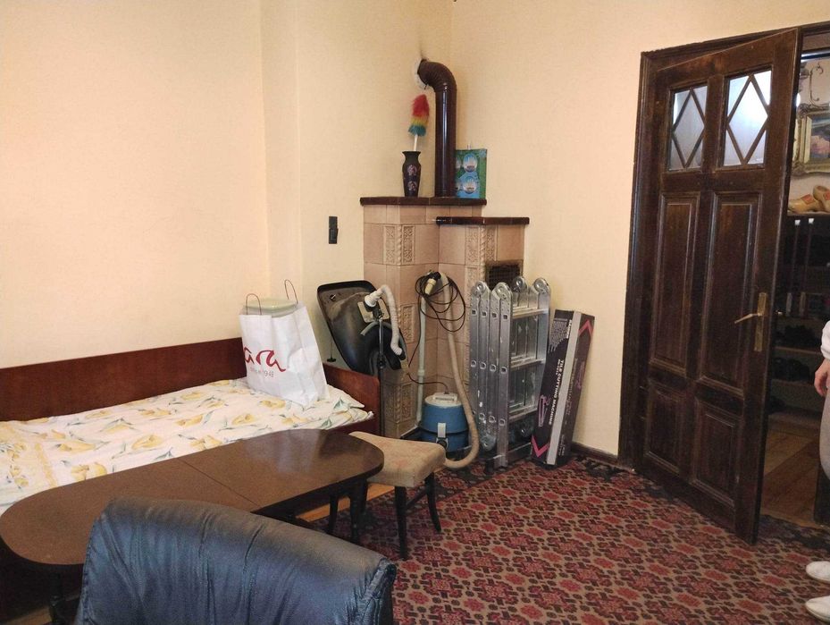 Тристаен с паркомясто в Центъра