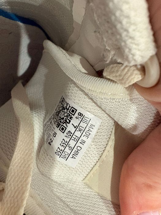 Adidas  Номер  EU 40 и 2/3  UK 7
