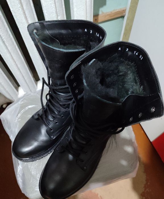 Продаю берцы уставные