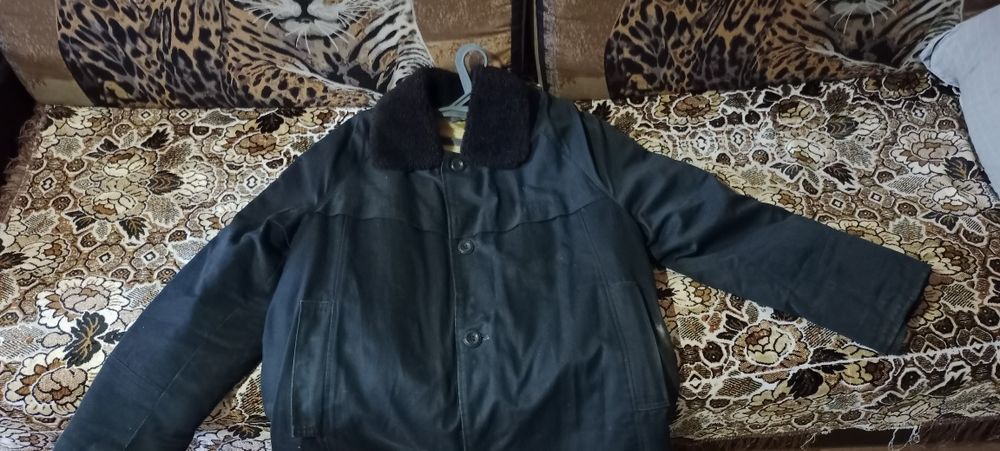 Куртки  утеплит-е.