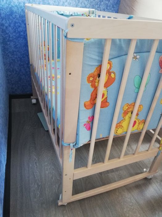Продам детскую кроватку