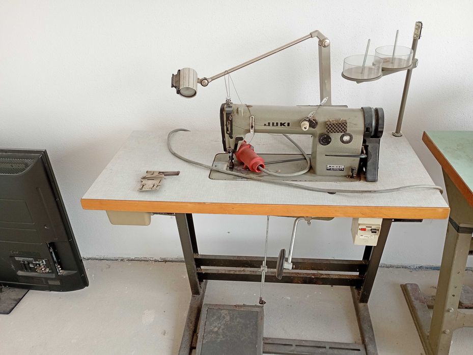 Mașină industrială de cusut