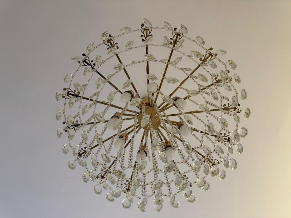 Люстра 8 лампочек