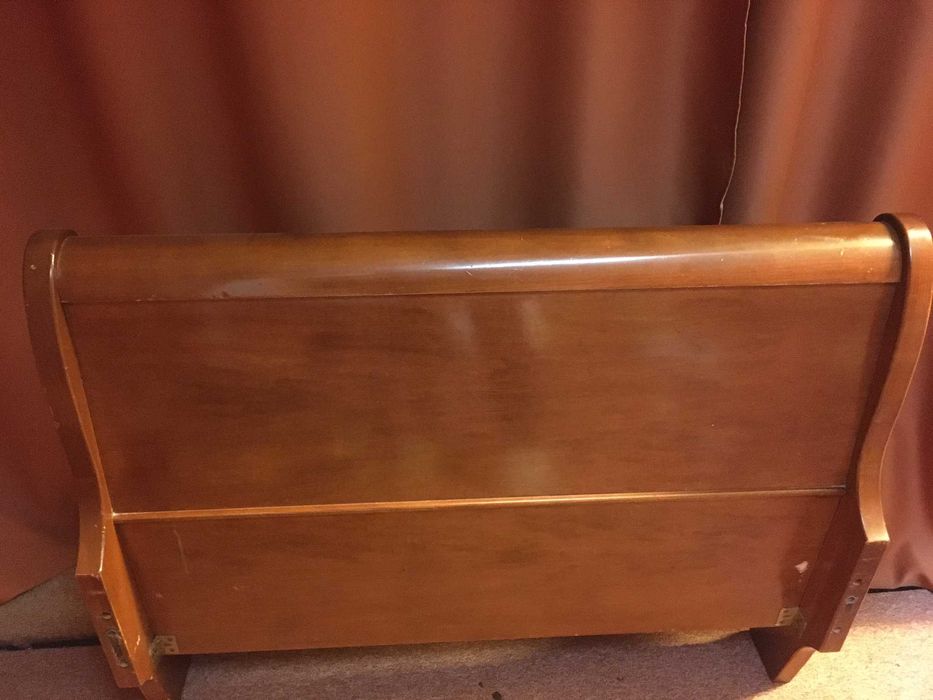 sifonier dulap cu  patru usi    pat de o persoana stil clasic