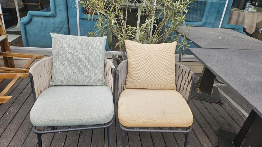 Стол градински нормални следи от употреба