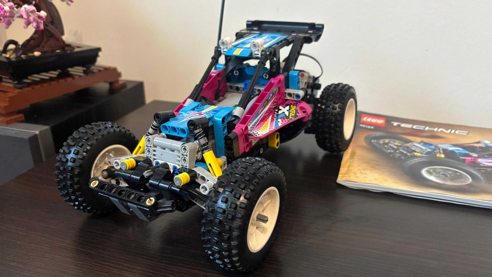 LEGO Technic 42124  Off-Road Buggy