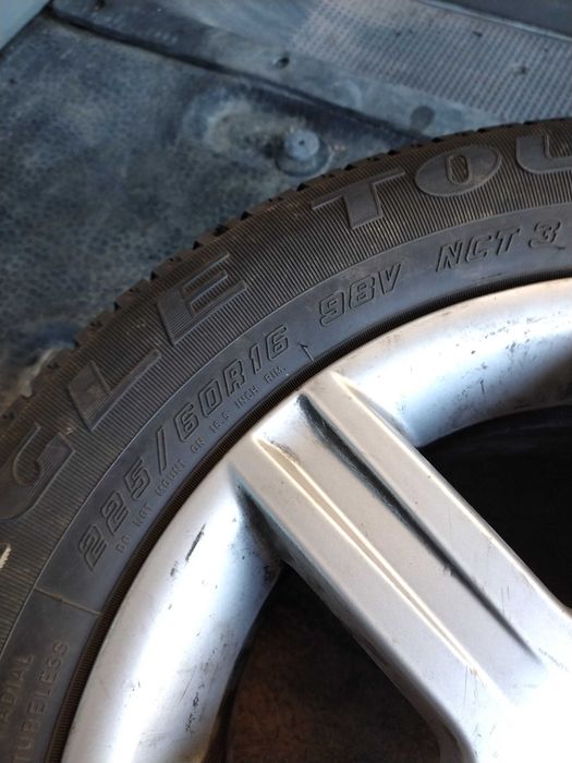 Anvelope+jante 225/45ZR18 95Y și cealaltă 225/60R16 98V