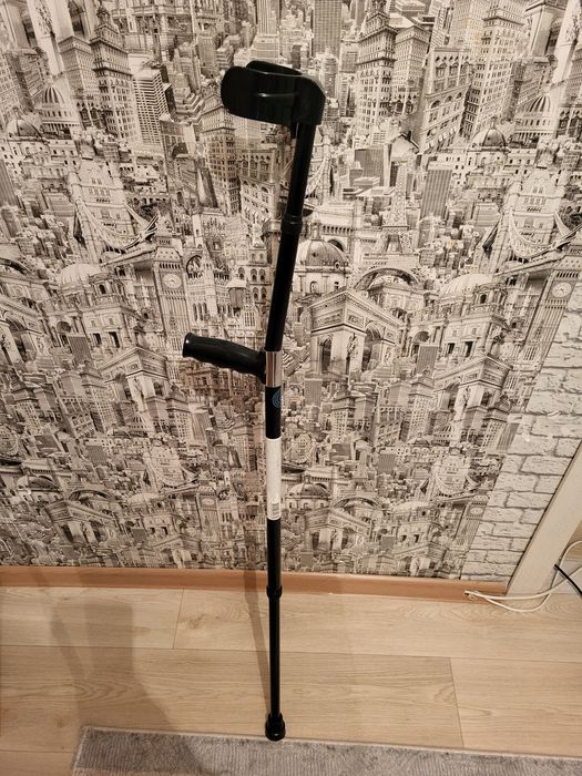 Подмышечные костыли