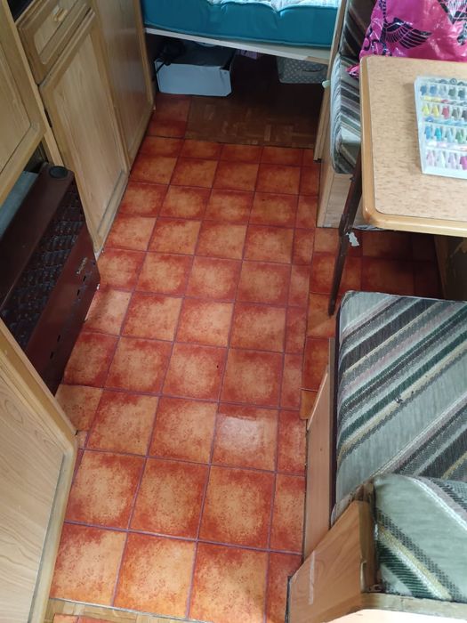 Vand rulota 5 persoane