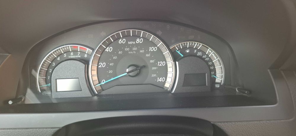 Toyota Camry сатылады.