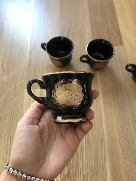 Ceainic din porțelan vechi, lucrat manual / farfurii cobalt