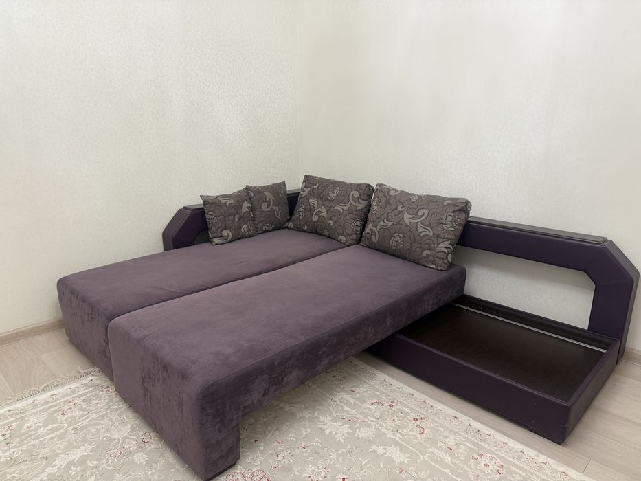Продам угловой диван б/у в хорошем состоянии