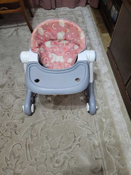 детские ходунки в хорошем состоянии.