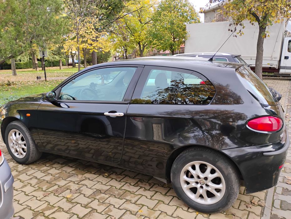 Продавам автомобил Alfa Romeo 147